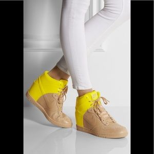 😍RARE Nike Neon Yellow/Nude Dunk Wedge Sneakers😍
